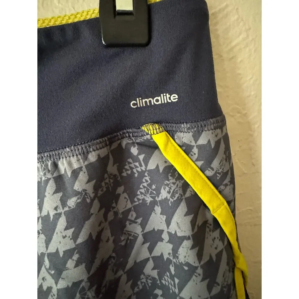 Adidas Women's Shorts in Grey Geometric Pattern Size M